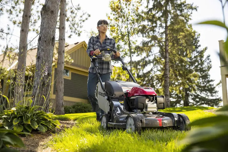 Honda HRX217VYA Self-Propelled Lawn Mower 21-Inch VersaMow 4-In-1 - HRX217K5VYA