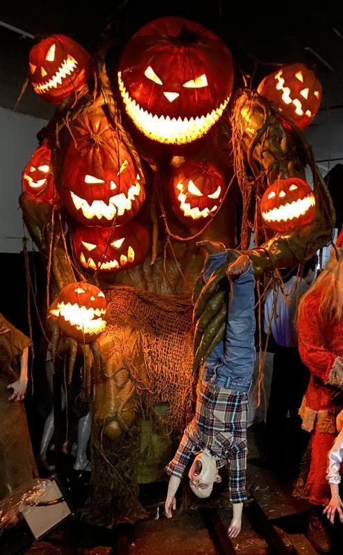 Halloween Giant Pumpkin Monster, 8-Foot - 2025