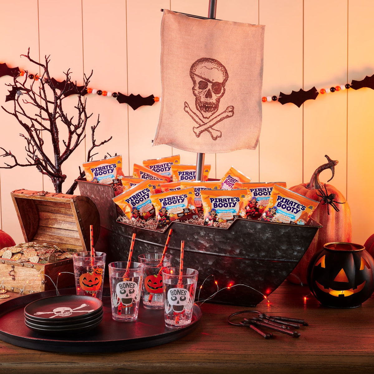 Pirate's Booty Aged White Cheddar Blast Cheese Puffs, Halloween Snack Bags, .25 oz (32 Count)