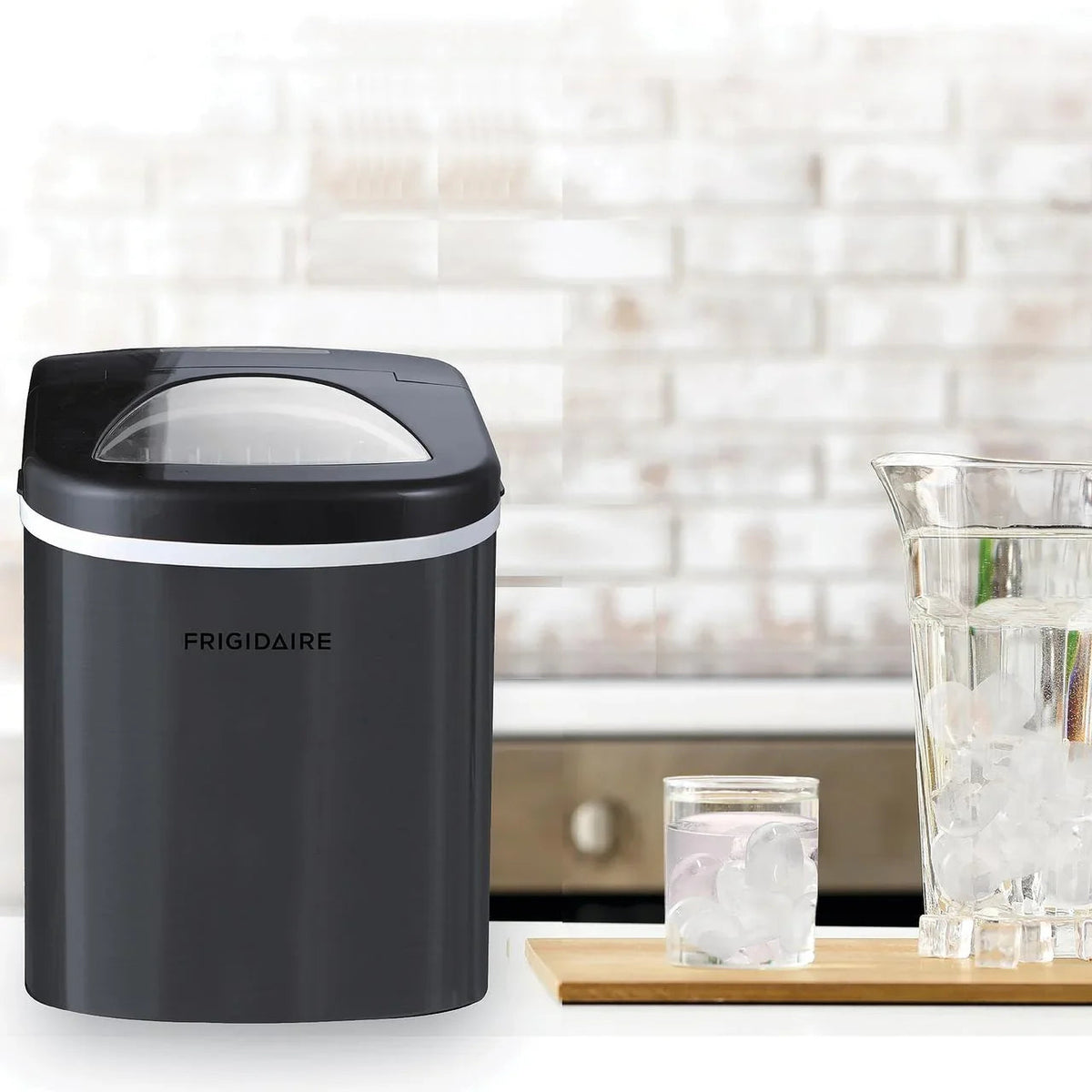 Frigidaire Portable Self-Cleaning Ice Maker, Black Stainless Steel - EFIC117-Ssblack_Sc