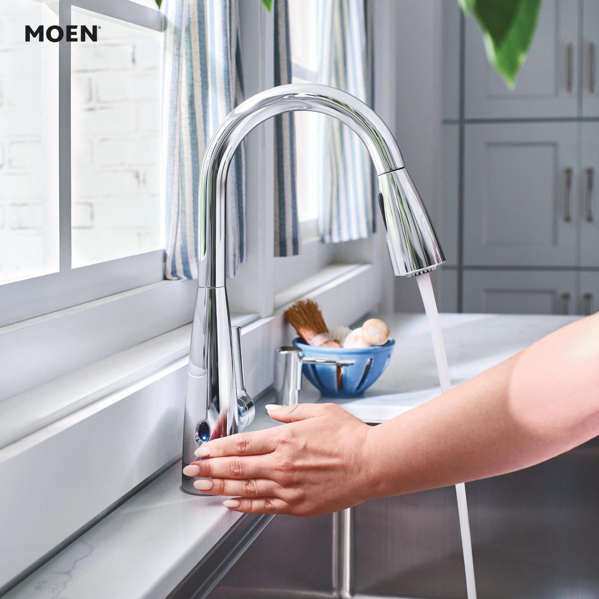 Moen Haelyn Chrome Touchless Single-Handle Pulldown Sprayer Kitchen Faucet with Soap Dispenser, Features Power Clean for a Faster Wash