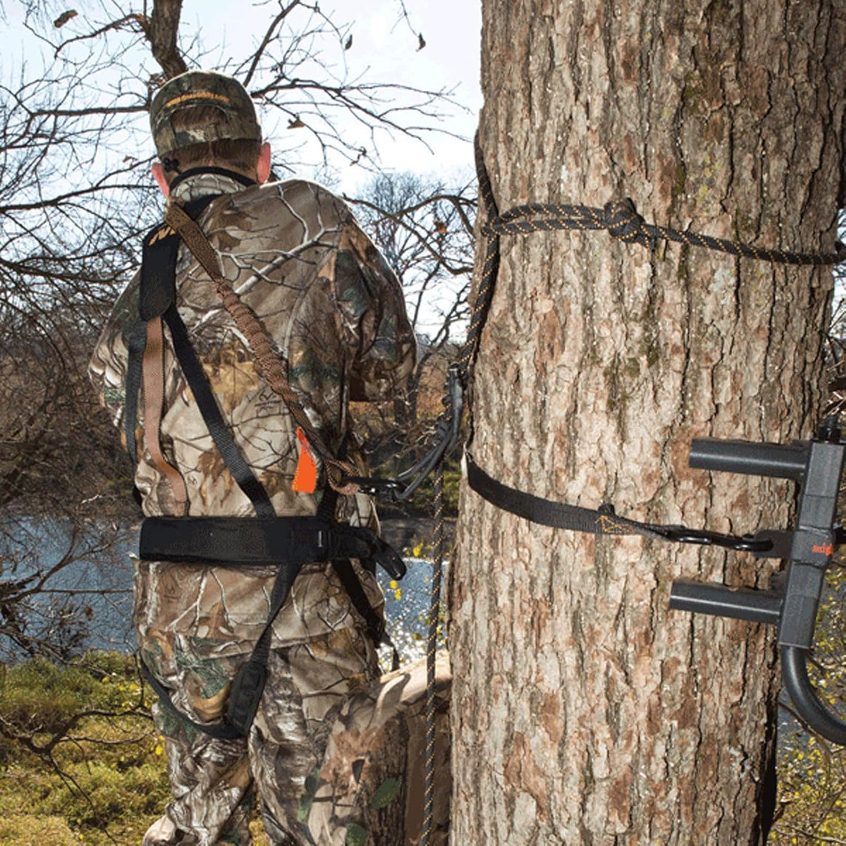 MUDDY Safeguard Youth Combo Safeguard Harness, Lineman's Rope, Tree Strap, Suspension Relief Strap, & Carabiner Super Light Easy-to-Use 360-degree