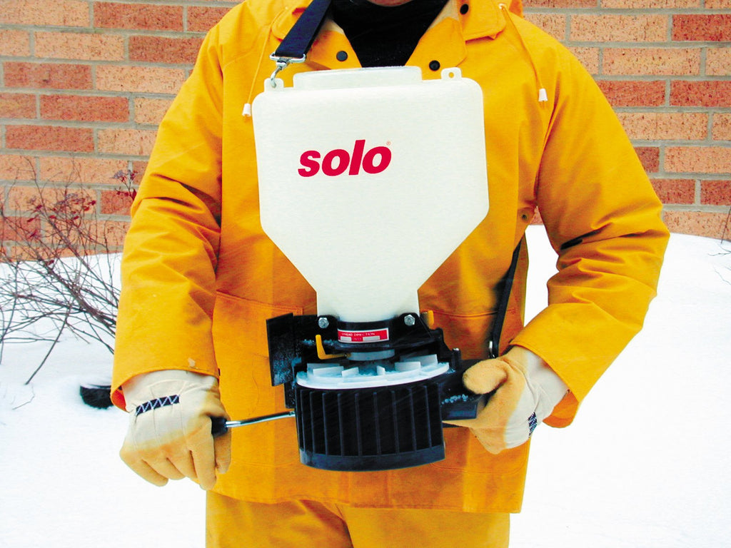 SOLO Inc 421 20-Pound Capacity Portable Chest-Mount Spreader with Comfortable Cross-Shoulder Strap - 421S, White, 20lb