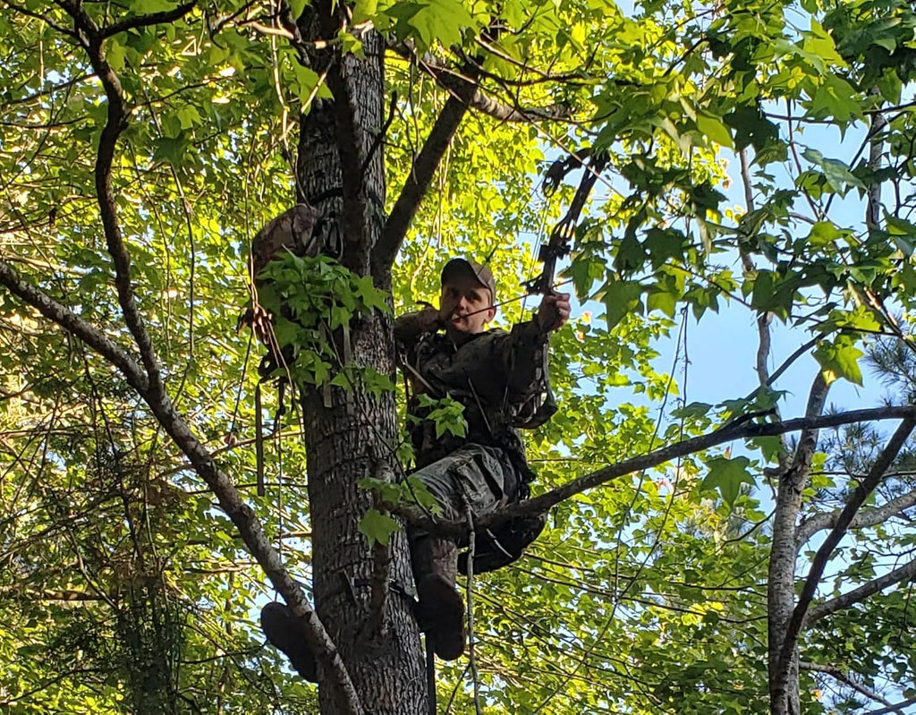 UIIHUNT Tree Saddle, The Gen 1 Hunting Saddle, Lightweight Hammock Tree Saddle, Comfortable Saddle Hunting Accessories, Includes Adjustable Bridge