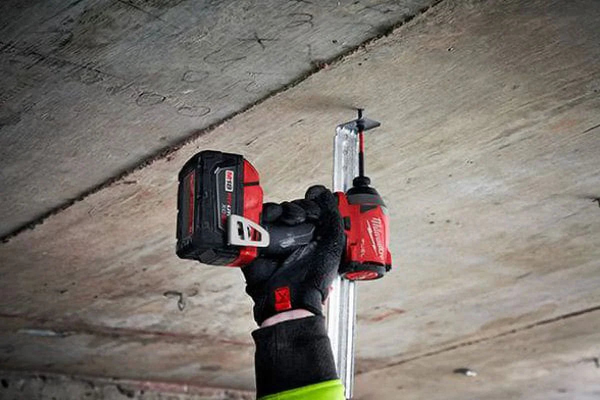 Milwaukee M18 Fuel 1/4 in 18V Hex Impact Driver Kit With (2) 5Ah Batteries, Charger And Carrying Case - 2853-22