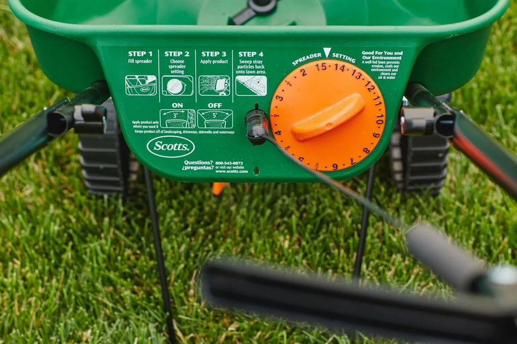 Scotts Turf Builder EdgeGuard Mini Broadcast Spreader - 5,000 Sq. Ft.
